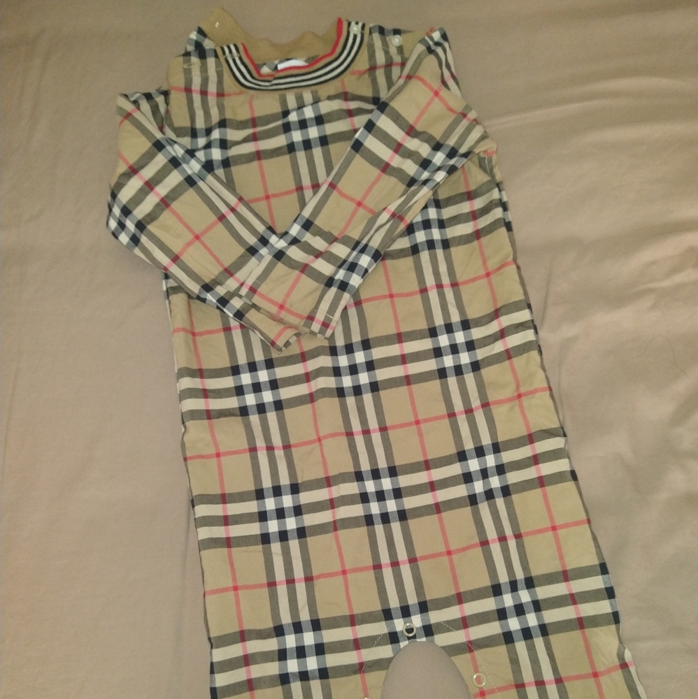 Burberry romper - Picture 2 of 4